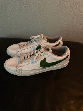 Nike White Sneakers with Green Swoosh Low-Top